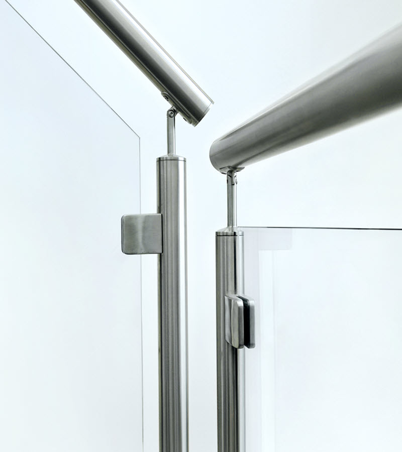 roostevabad klaasikinnitused trepiklaasil