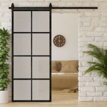 Glossy alumiiniumist ja klaasist liuguks interjööris