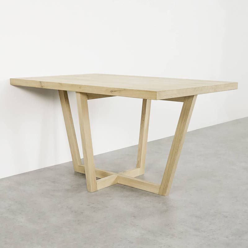 tammepuidust laua jalg KARO nähtavate oksakohtadega