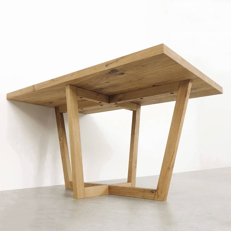 tammepuidust laua jalg KARO rustikaalses stiilis