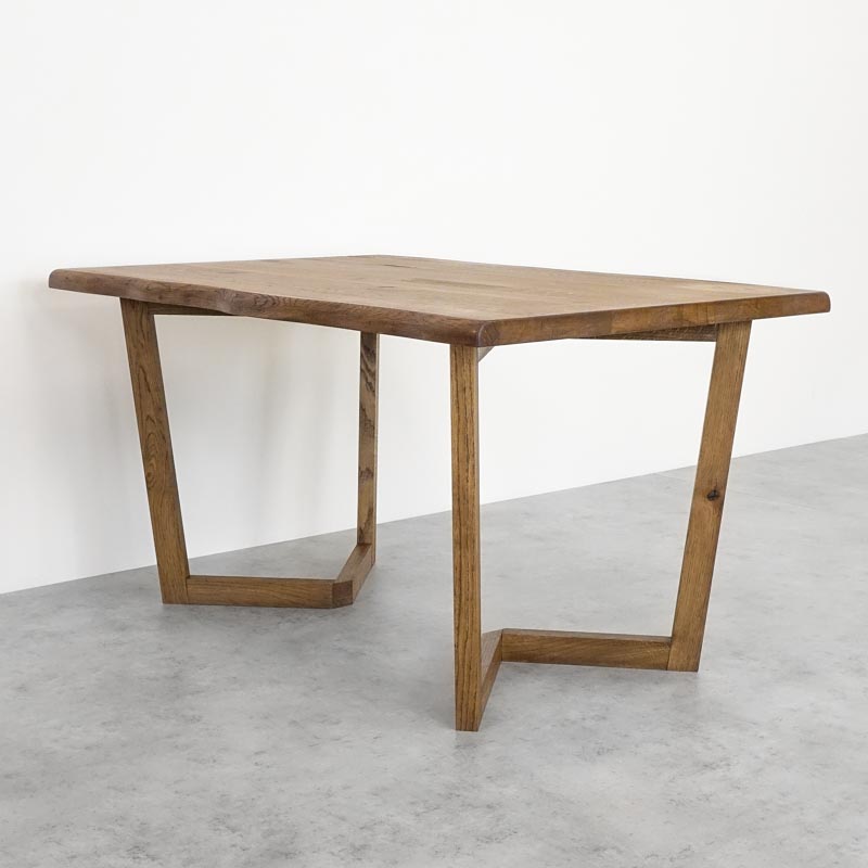 tammepuidust laua jalg KLAMRA köögi- ja söögilauale