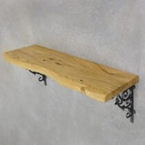 tammepuidust seinariiul ebakorrapärase servaga