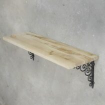 tammepuidust seinariiul sirgete servadega