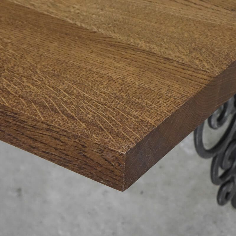 tammepuidust seinariiul töötlemata